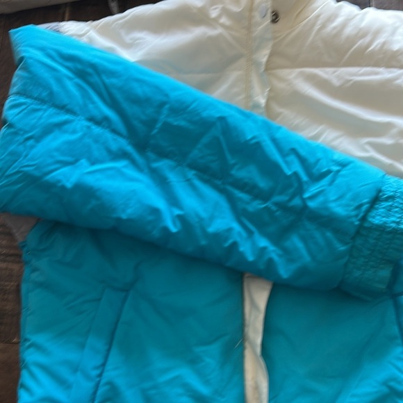 Vintage Snow Trails Medium White and Teal Ski Jacket - Picture 8 of 13